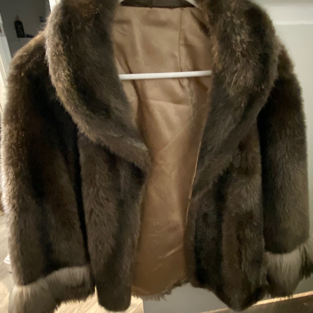 Vintage Regina Glenara by GLENOIT Brown Faux Fur Cape Stole Coat